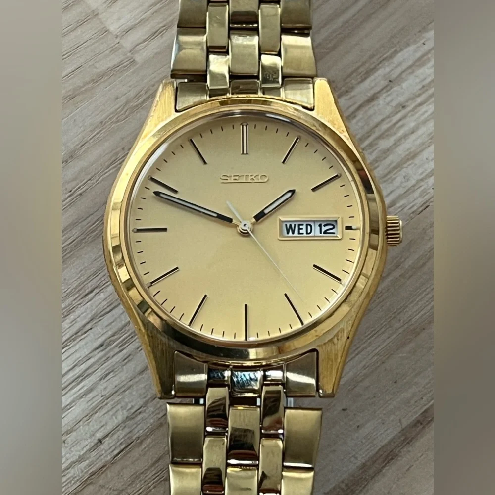 Seiko Vintage Men’s Watch Gold-Tone Dial Bracelet Markers Day Date Windows